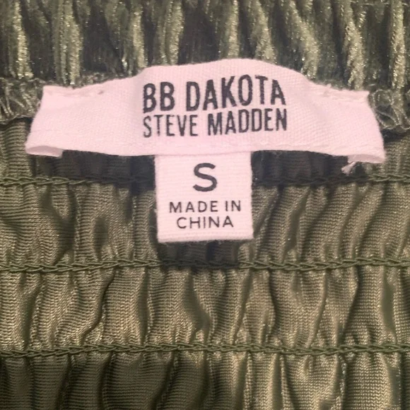 BB Dakota By Steve Madden Velvet Smocked Double V-Neck Top Size S - Picture 9 of 10